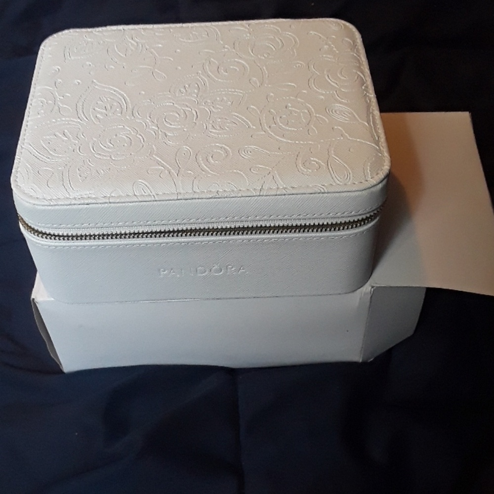 Jewelry box